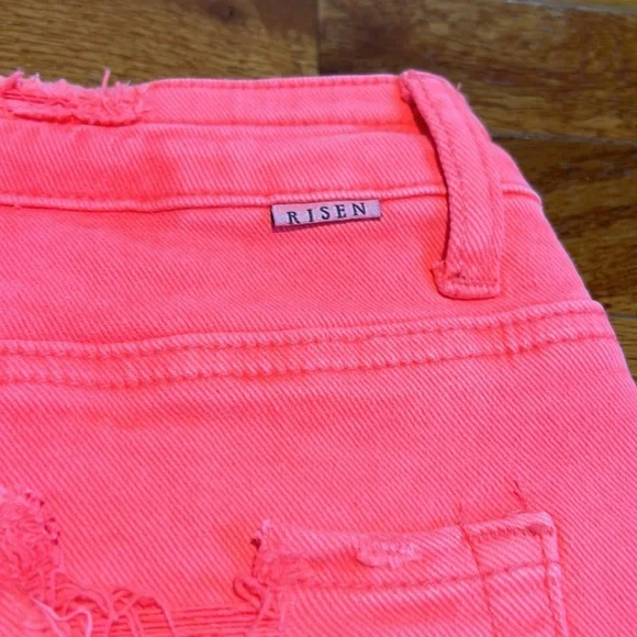 Wild Oak Boutique Jean Shorts size medium - Picture 8 of 11